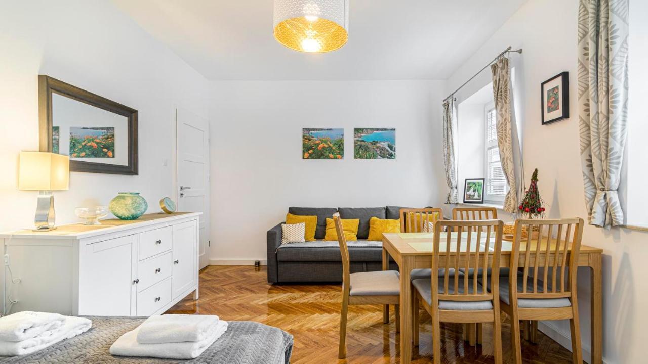 Four Lions - Billberry Apartments กดัญสก์ ภายนอก รูปภาพ